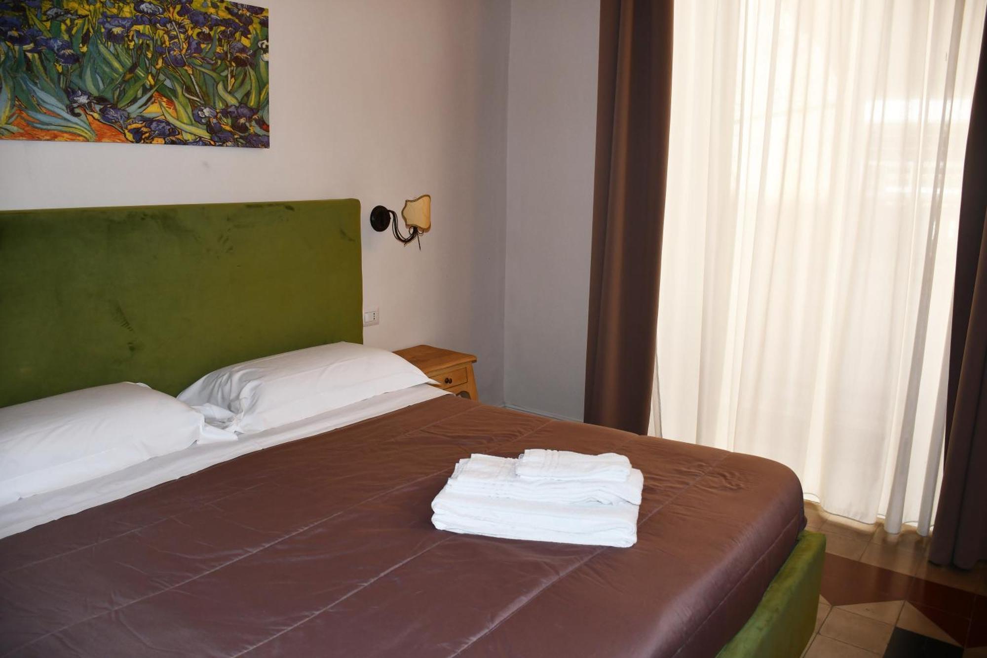 B&B Romeo Luxury Rooms Κατάνια Εξωτερικό φωτογραφία